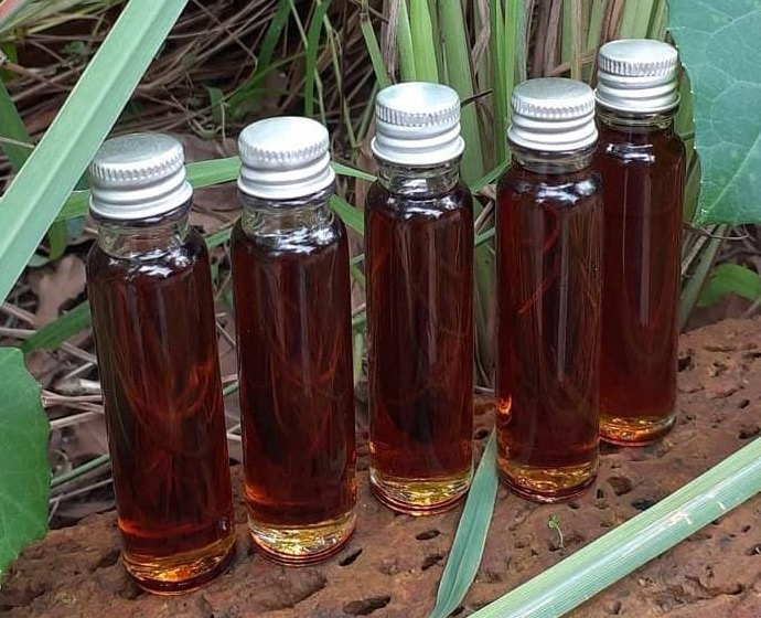 AgarWood Oil Super Quality A++ Grade Lifa Fragrance Agarwood Oil Sallah Muri Chips Supplier, Exporter India