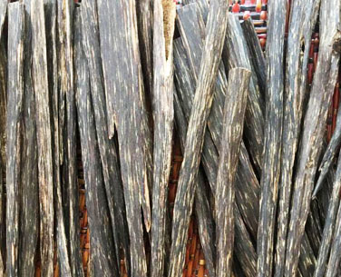 Lifa Fragrance Agarwood Oil Sallah Muri Chips Supplier, Exporter India